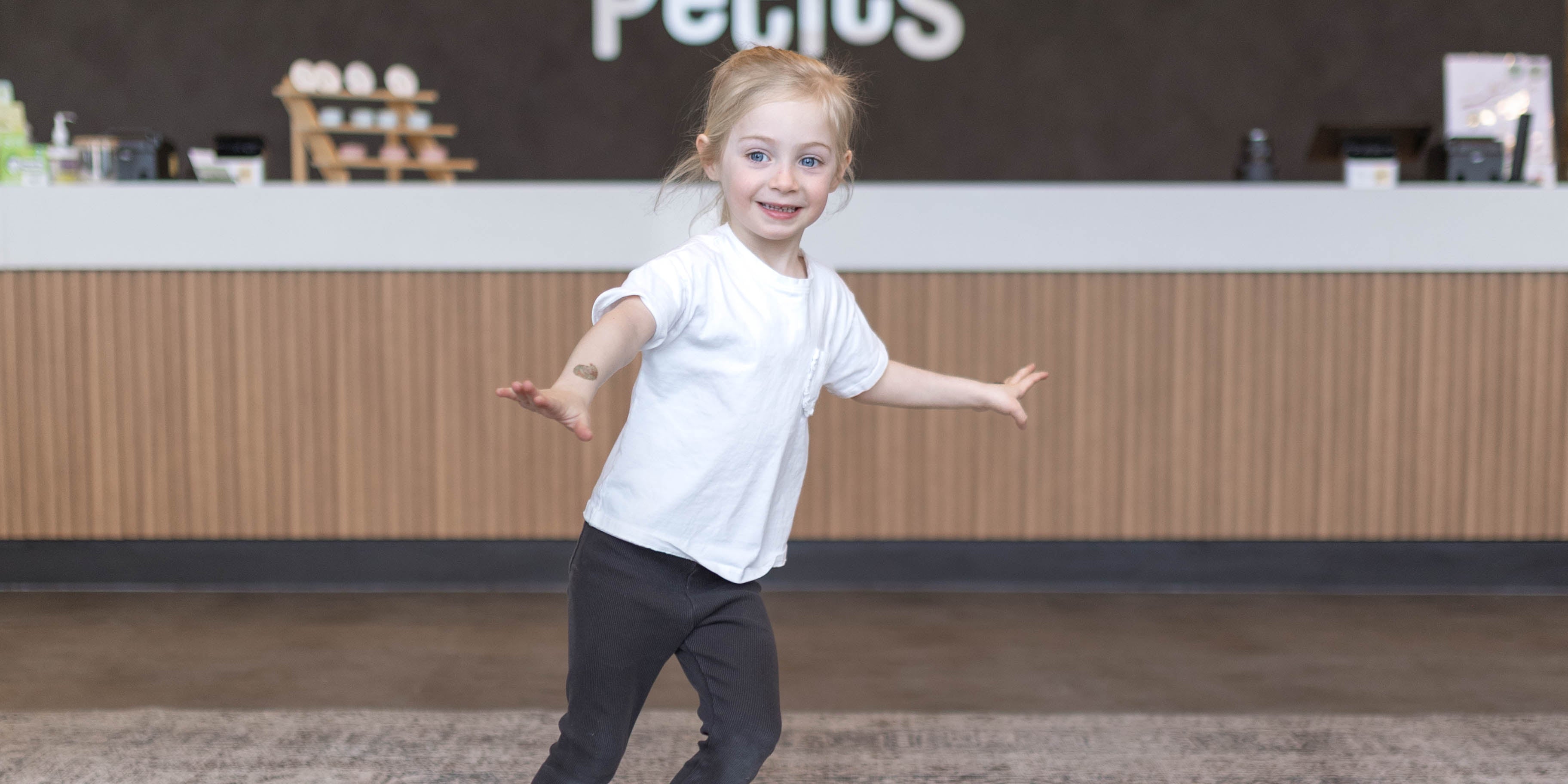 Donner une seconde vie aux vêtements d’enfants: le dépôt durable de Grenier des Petits