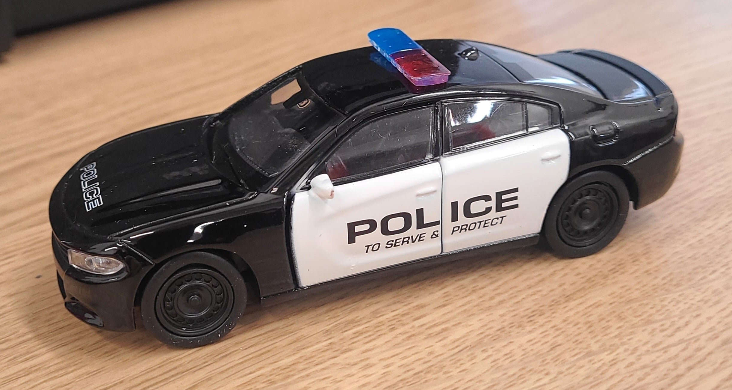 Welly Police car Dodge Charger Pursuit 2016 Black