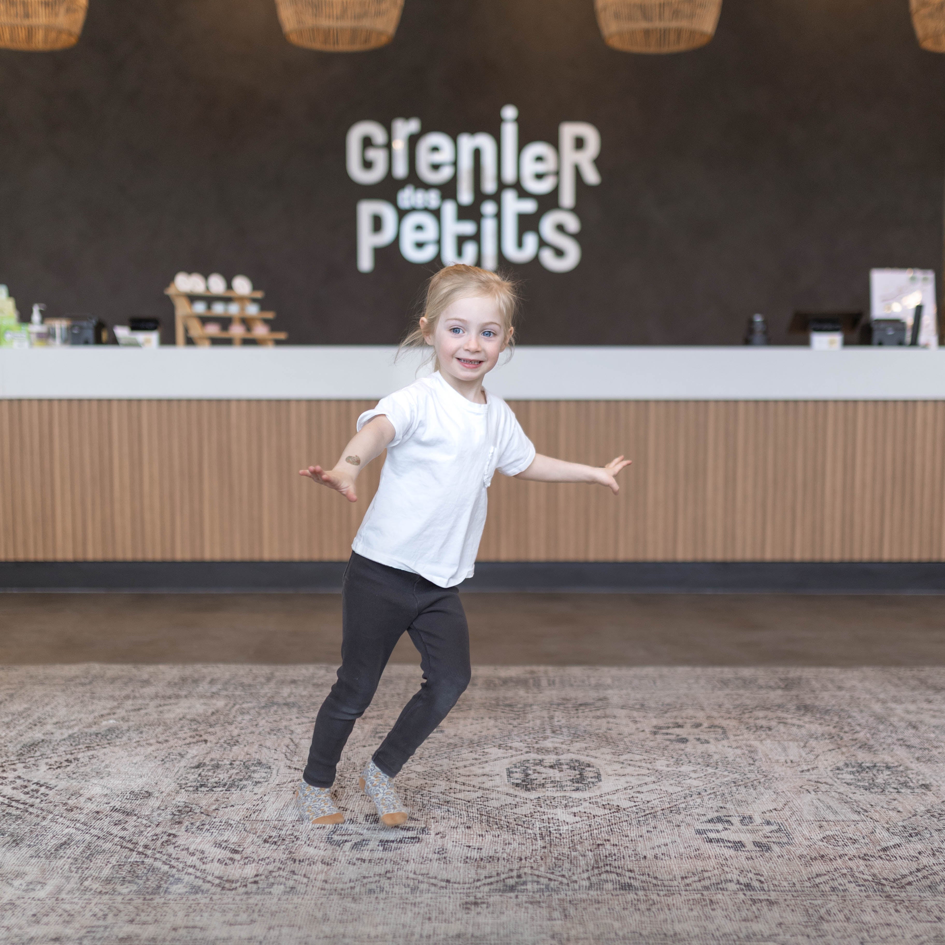 Donner une seconde vie aux vêtements d’enfants: le dépôt durable de Grenier des Petits