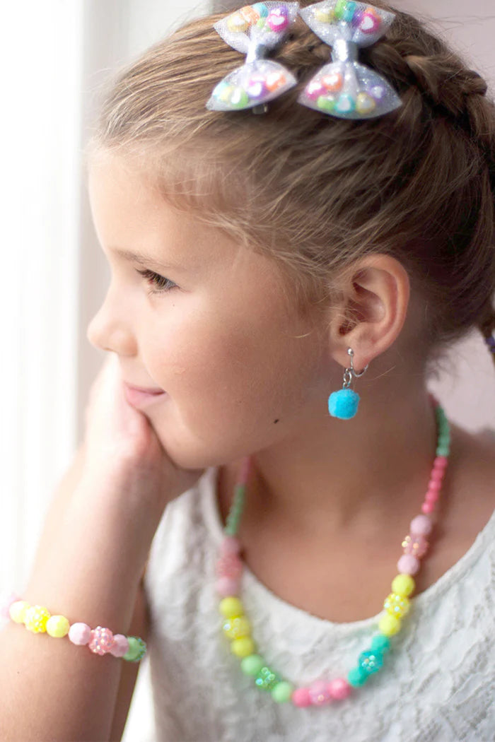 Ensemble de collier et de bracelet vividement vibrant