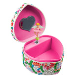 Composez une magnifique boîte musicale ballerine en fixant les mousses douces et les gemmes brillantes aux endroits marqués.