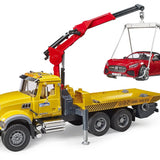 Bruder -  Remorqueur MACK Granite avec Roadster